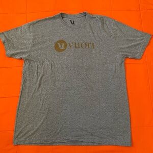 Vuori Shirt Mens XL Gray Performance Wordmark Stretch Casual Running Gym